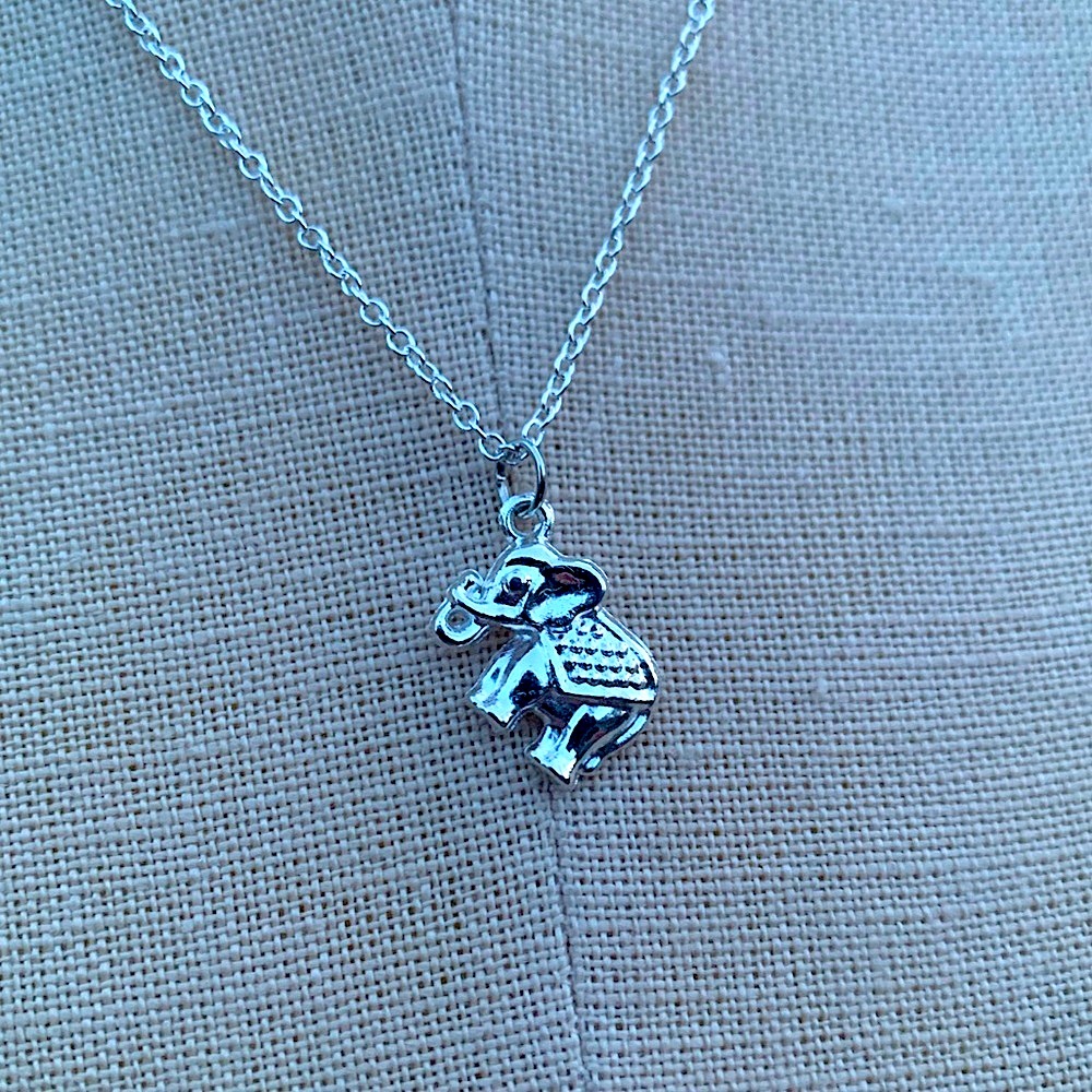 NWT Tibetan Sterling Silver Plated Chain & Alloy Elephant Charm Necklace